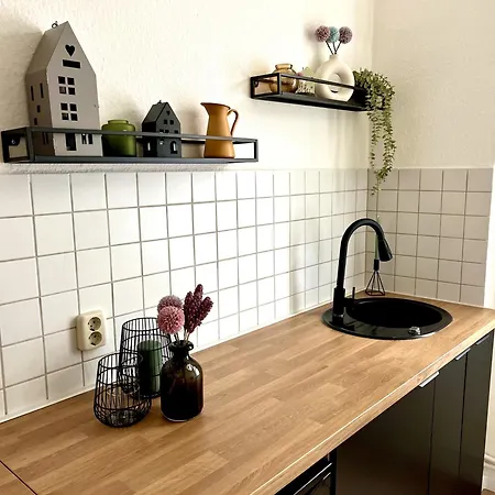 ENDLESS: Studio mit Netflix + Workstation im Zentrum Schwerin (Mecklenburg-Vorpommern)